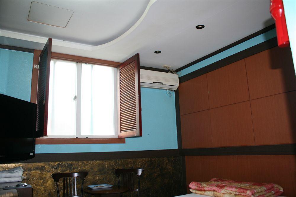 Oppa Hostel Seoul Exterior photo